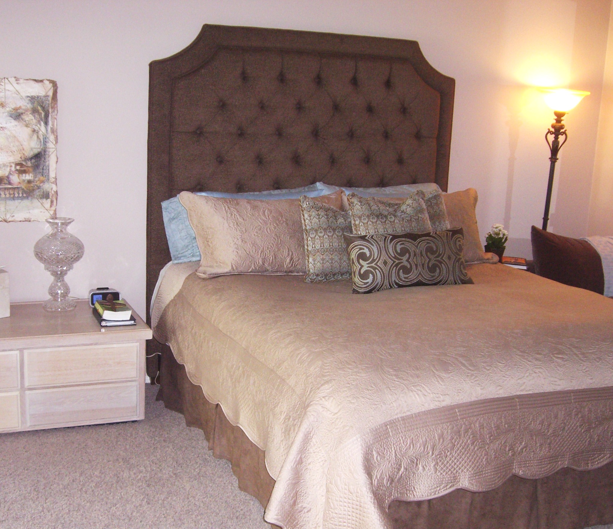 Custom Headboards & Beddings